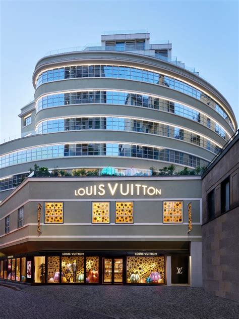 Luois Vuitton a Milano apre una nuova destinazione a San Babila 